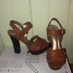 Brown/Tan Guess Heels